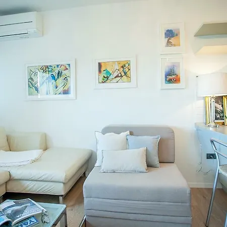 Laura Apartment Split