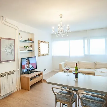 Laura Apartment Split